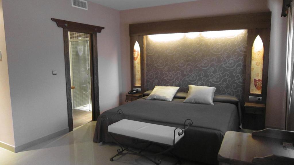 Hotel La Brasa Vélez de Benaudalla Quarto foto